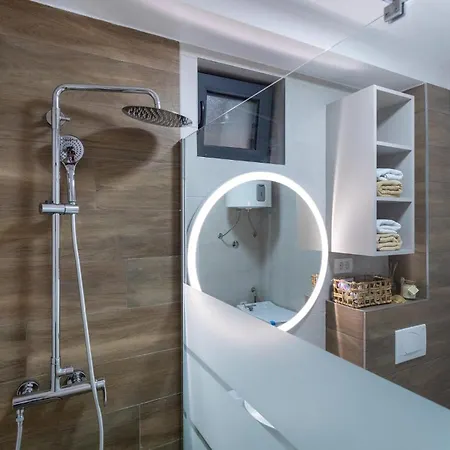 2 Bedroom Awesome In Блаце