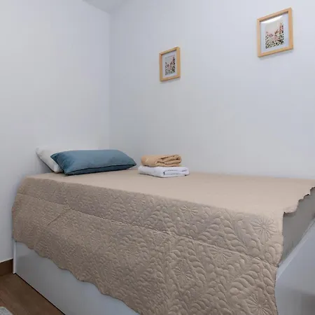 Apartman Stunning In With House Sea View *
