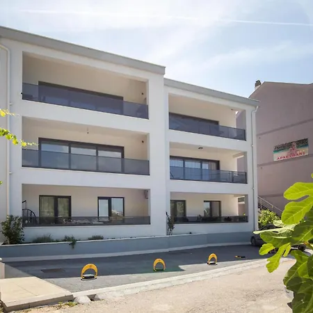 2 Bedroom Gorgeous Apartment In Blace Blace