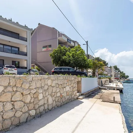 2 Bedroom Gorgeous Apartment In Blace * Blace